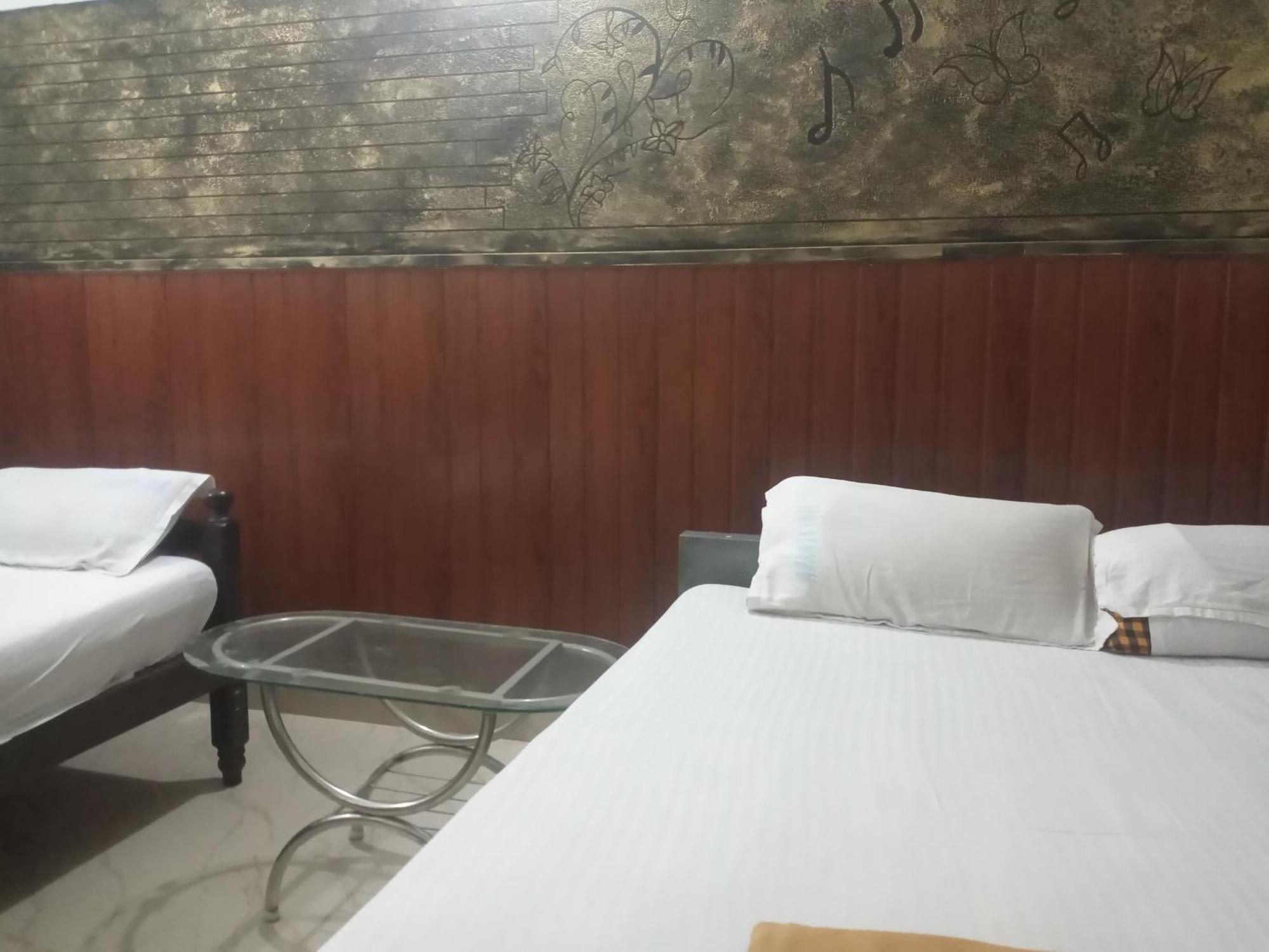 Avanti Inn Guruvāyūr Exteriör bild